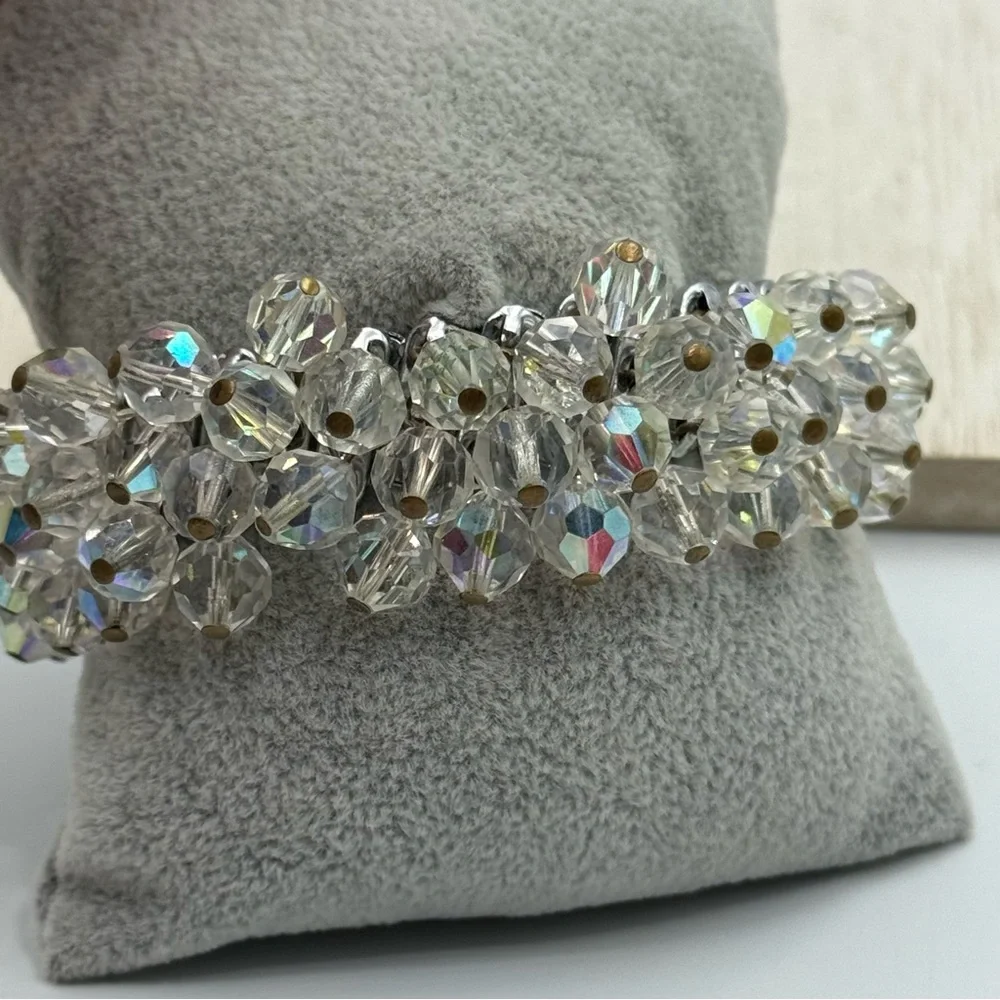 Elegant Silver tone glass Crystal cha cha Bracelet - Picture 4 of 5
